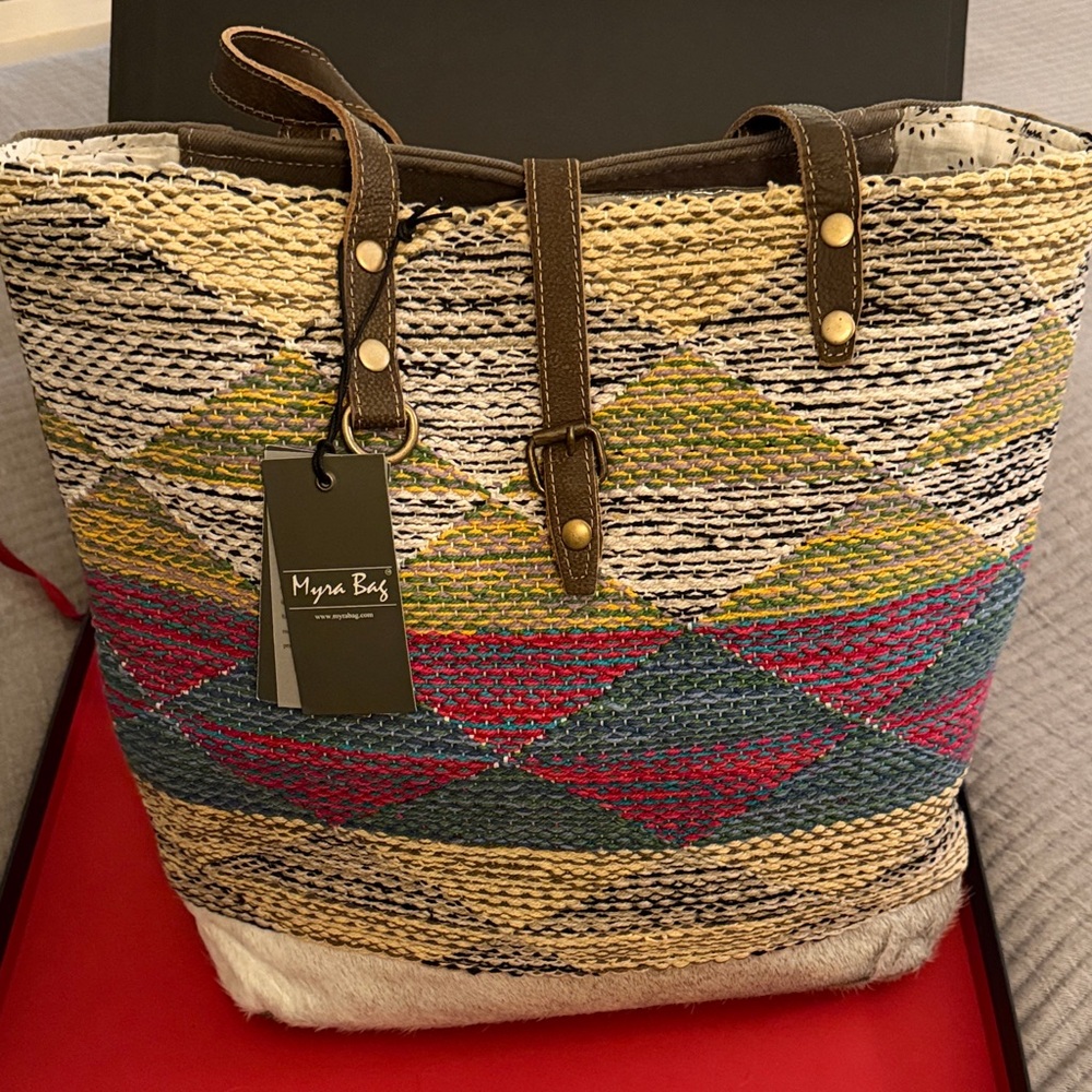 Myra Bag Colorful Woven Tote with a Vintage Spirit - Picture 3 of 15